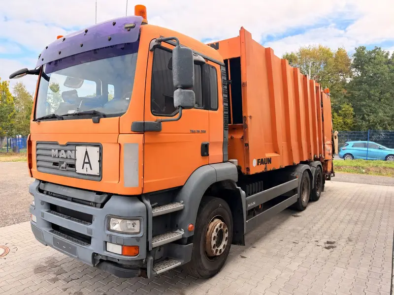 MAN TGA 26.320 6x2 Müllwagen Faun Powerpress Zöller – Müllwagen, Erstzulassung 2007, Ansicht 2