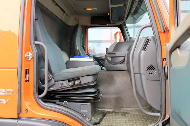 Volvo FM 420 EEV 6x2 Kroll 14m³ Saug u.Druck ADR INOX – Saug- und Druckwagen, Erstzulassung 2013, Ansicht 12