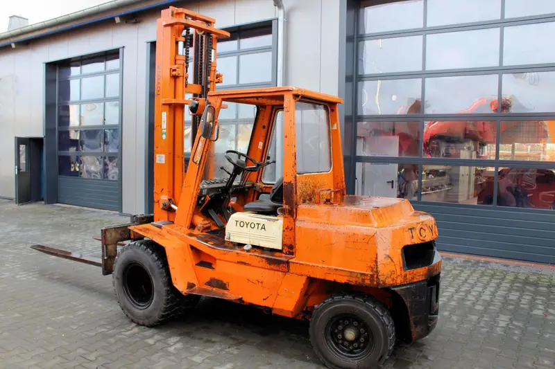 Toyota FD 45 Geländestapler Diesel 4,5 tonnen – Geländestapler, Ansicht 3