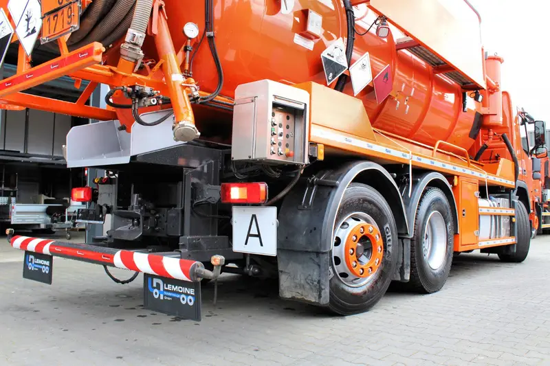 Volvo FM 420 EEV 6x2 Kroll 14m³ Saug u.Druck ADR-GGVS – Saug- und Druckwagen, Erstzulassung 2012, Ansicht 9