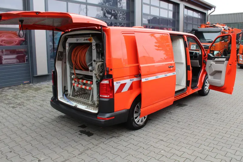 VW T6 2.0 TDI 4x2 Kasten+F&F Kanal HD-Spüler 600 L – Saug- und Druckwagen, Erstzulassung 2016, Ansicht 6