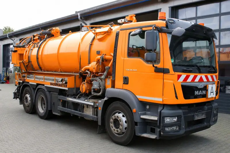 MAN TGM 26.340 6x2 Müller 12m³ Saug u.Druck HD-Spül – Saug- und Druckwagen, Erstzulassung 2015, Ansicht 2