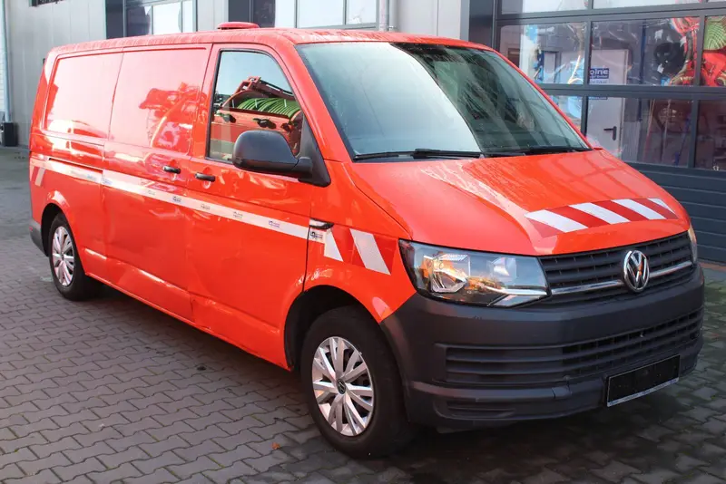 VW T6 2.0 TDI 4x2 Kasten+F&F Kanal HD-Spüler 600 L – Saug- und Druckwagen, Erstzulassung 2016, Ansicht 3
