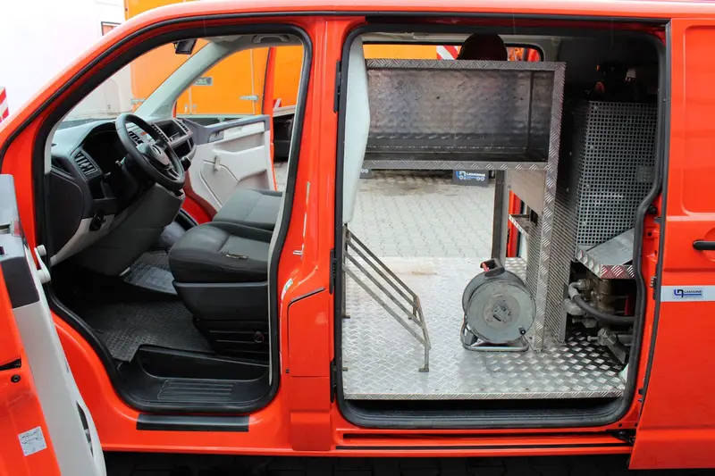 VW T6 2.0 TDI 4x2 Kasten+F&F Kanal HD-Spüler 600 L – Saug- und Druckwagen, Erstzulassung 2016, Ansicht 9