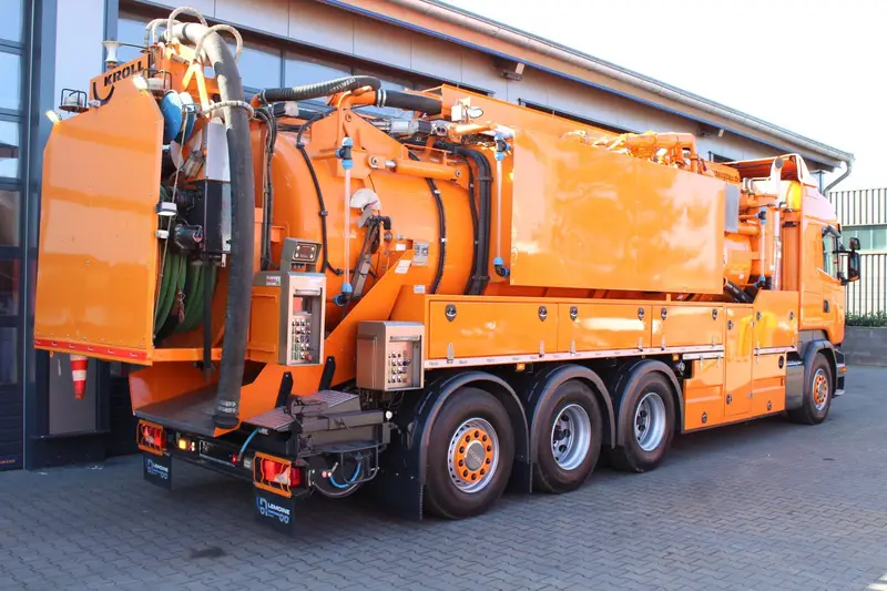 Scania R450 8x4 Kroll 19m³ Wasserrückgewinner Kombi-HD – Saug- und Druckwagen, Erstzulassung 2015, Ansicht 3