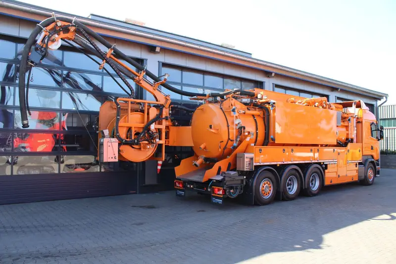 Scania R450 8x4 Kroll 19m³ Wasserrückgewinner Kombi-HD – Saug- und Druckwagen, Erstzulassung 2015, Ansicht 7