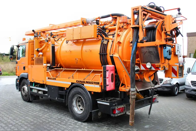 MAN TGM 18.340 4x2 Müller 8m³ HD-KOMBI Saug u.Spül – Saug- und Druckwagen, Erstzulassung 2013, Ansicht 3