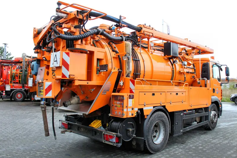 MAN TGM 18.340 4x2 Müller 8m³ HD-KOMBI Saug u.Spül – Saug- und Druckwagen, Erstzulassung 2013, Ansicht 4
