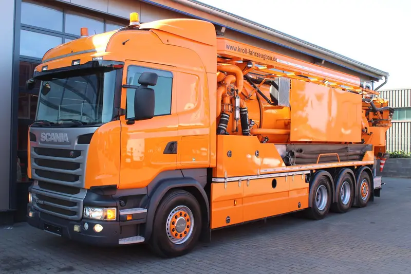 Scania R450 8x4 Kroll 19m³ Wasserrückgewinner Kombi-HD – Saug- und Druckwagen, Erstzulassung 2015, Ansicht 4