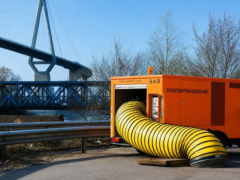 Andere Marken mobiles STROM-Aggregat 27,5 kVA + Sielbelüfter – Saug- und Druckwagen, Erstzulassung 1994, Ansicht 9